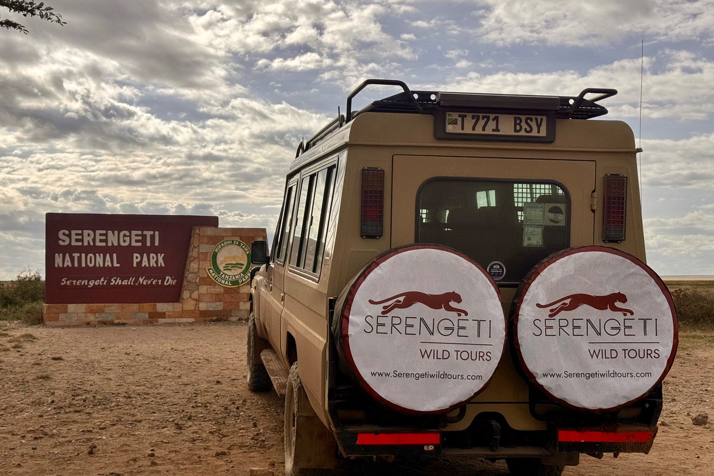 Serengeti Wild Tours Safari Car 4x4